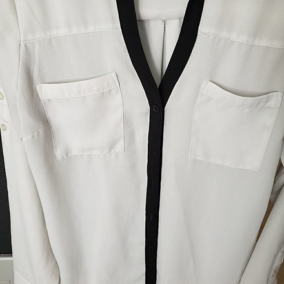 express white dress shirt with black trim - Picture 4 of 4